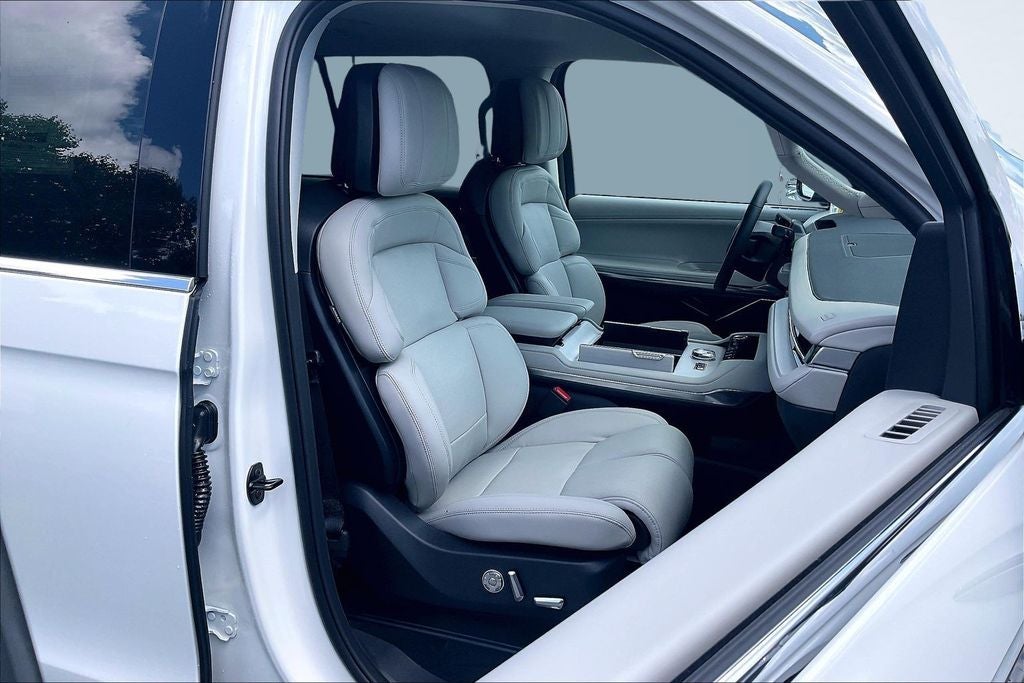 2026 Lincoln Navigator L Premiere