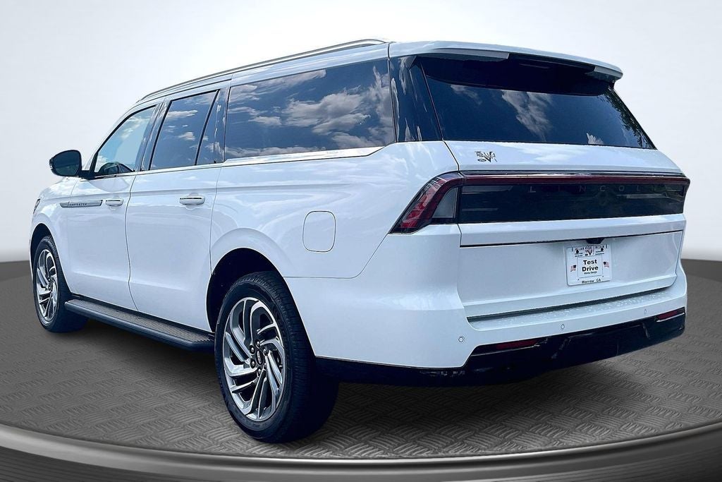 2026 Lincoln Navigator L Premiere
