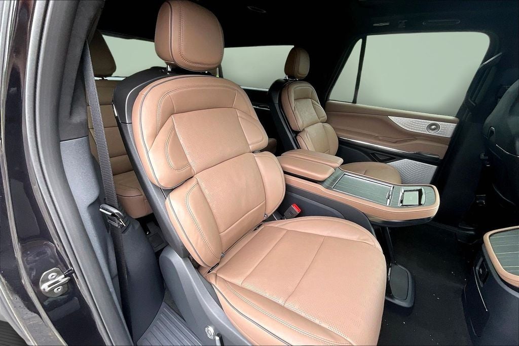 2027 Lincoln Navigator L Black Label