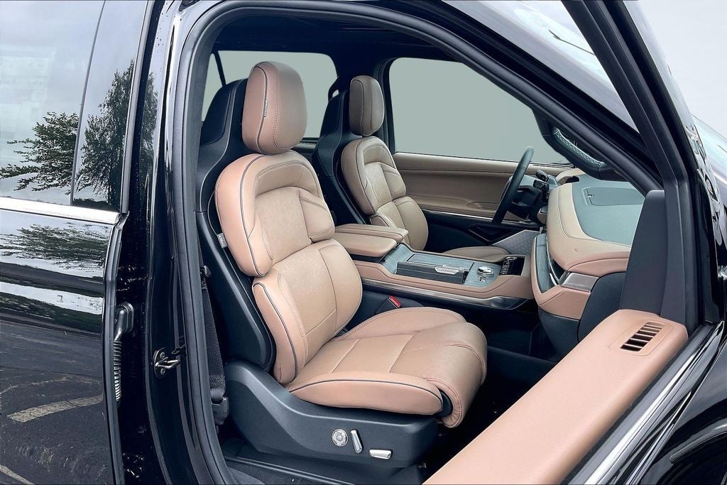 2027 Lincoln Navigator L Black Label