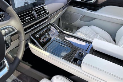 2024 Lincoln Navigator L L Black Label