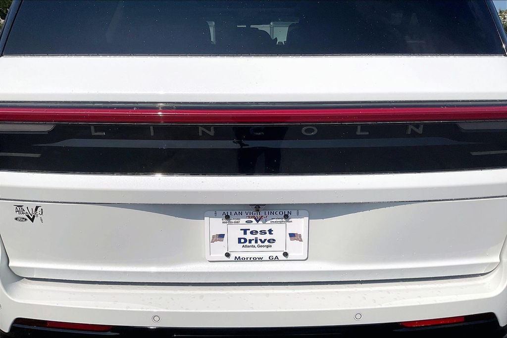 2027 Lincoln Navigator L Black Label