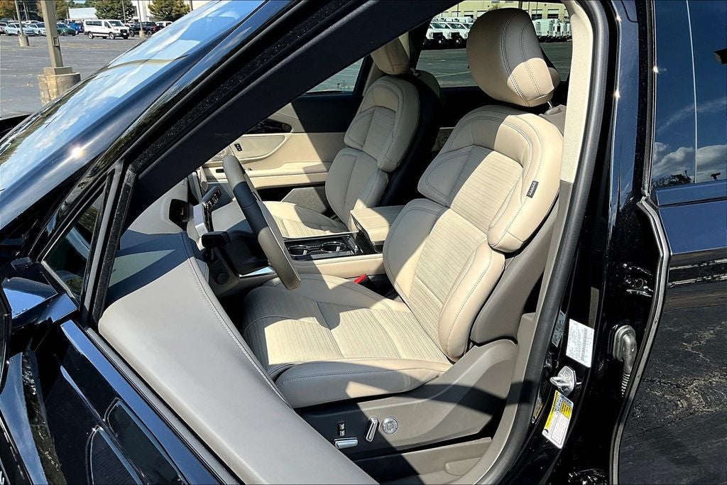 2025 Lincoln Nautilus Reserve