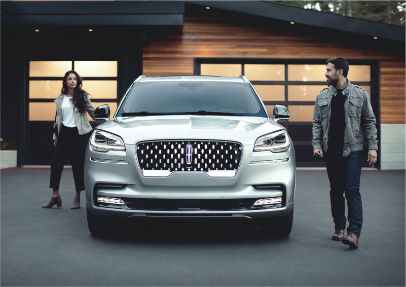 The sparkling grille of the 2023 Lincoln Aviator® Grand Touring model | Allan Vigil Lincoln, Inc. in Morrow GA